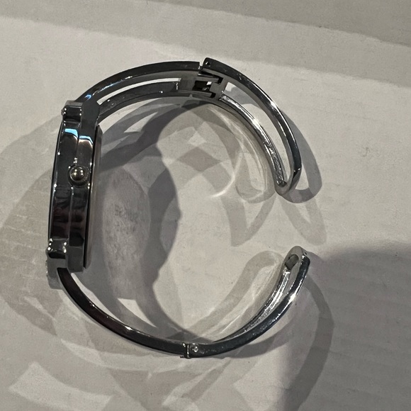 SUISSE Bracelet Watch - Picture 3 of 5